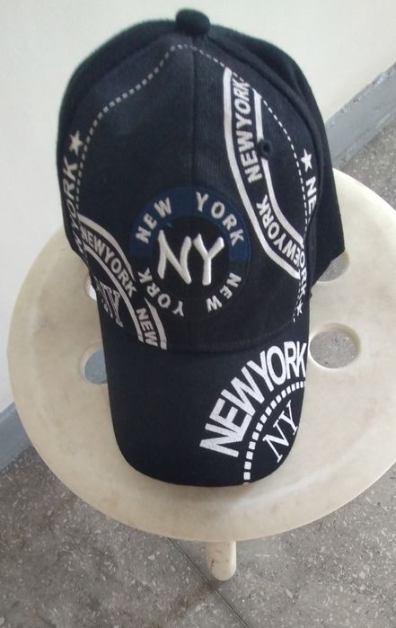 Czapka z daszkiem NY (New York Yankees) to absolutna klasyka Piękne Haftowane Logo