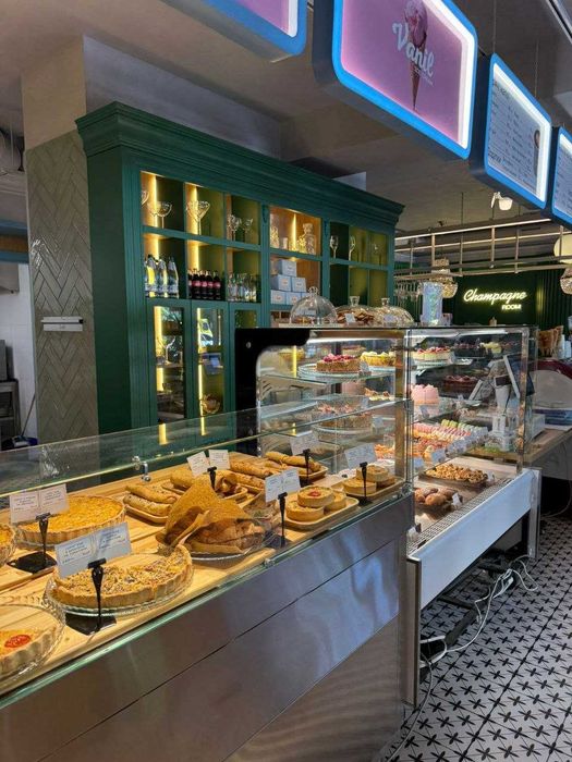 Сдам фасад 216 м2 Королева 18, БЕЗ коміссії під кафе,банк,клініку