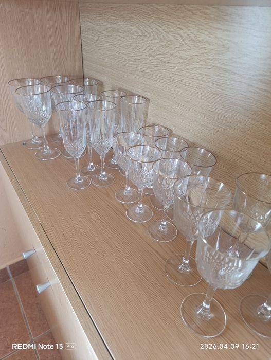 Taças de cristal vintage com bordas dourada