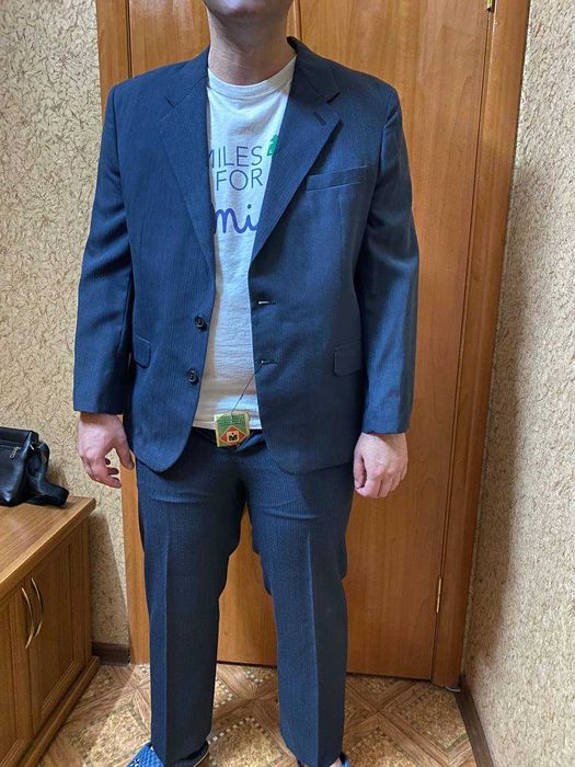 Мужской новый костюм двойка