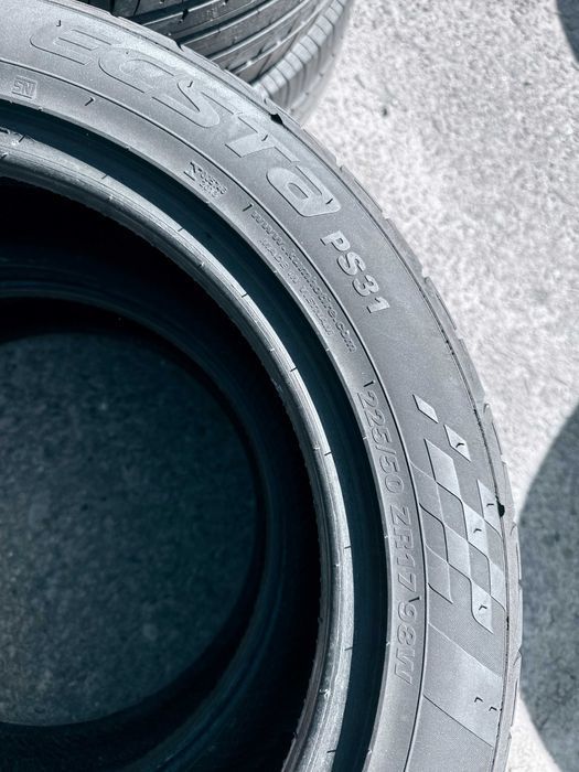 225 50 17 Kumho ECSTA PS 31 90% 2023 Шини Літо