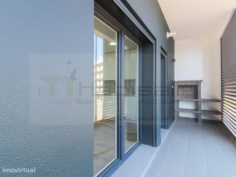 Apartamento T3 com varanda e barbecue | Paradela, Santo António dos...