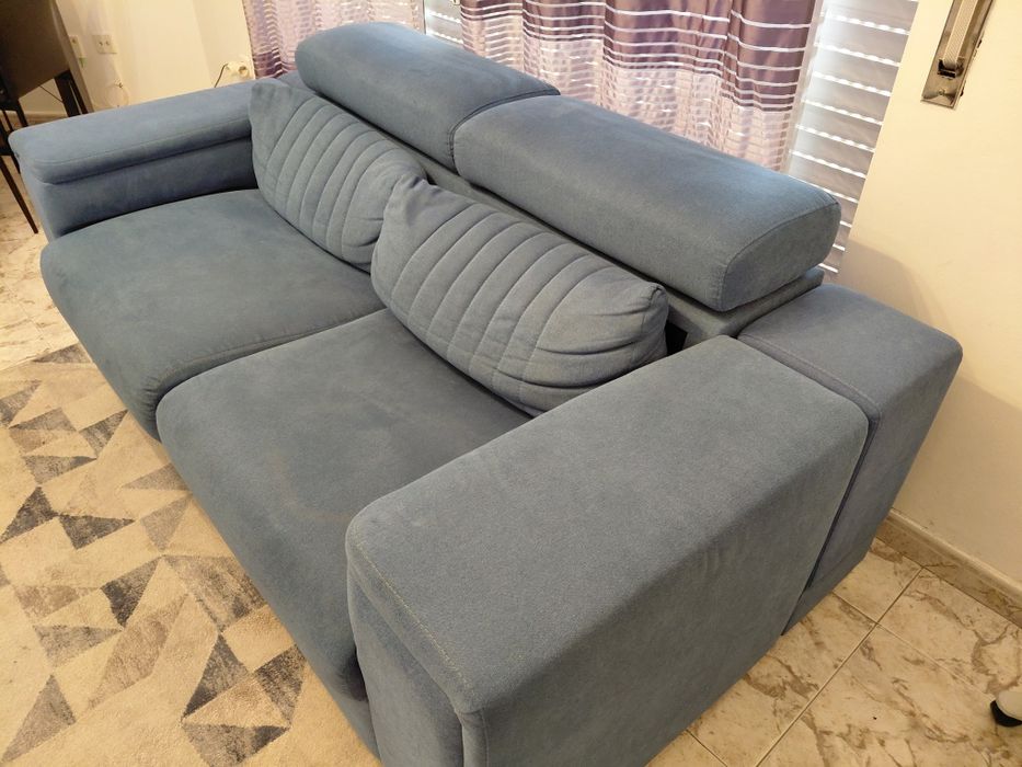 Sofa e outras coisas.