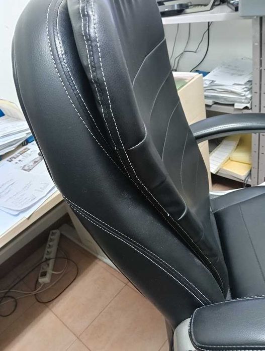 Cadeira de escritório ou quarto de cor preta