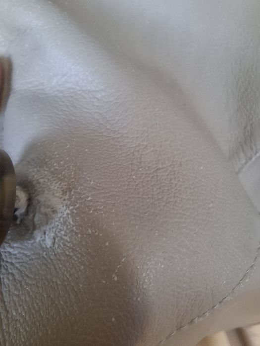 Beżowa kurtka skórzana