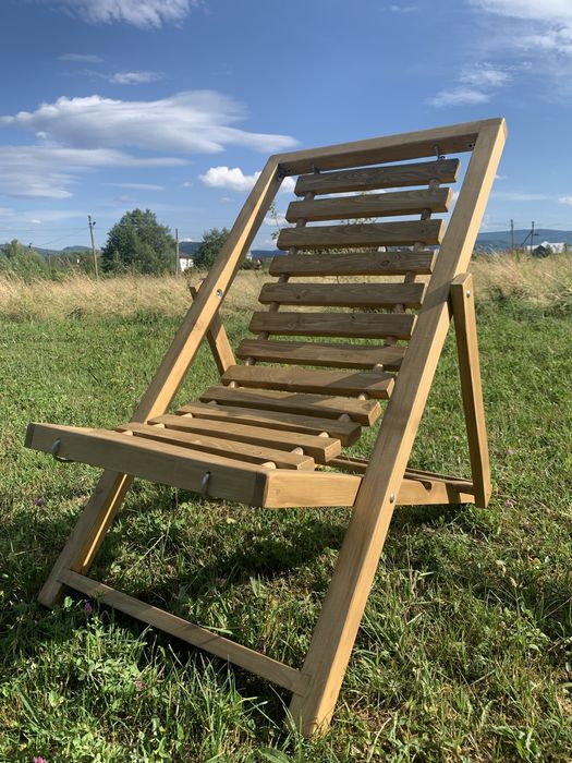 Крісло шезлонг.