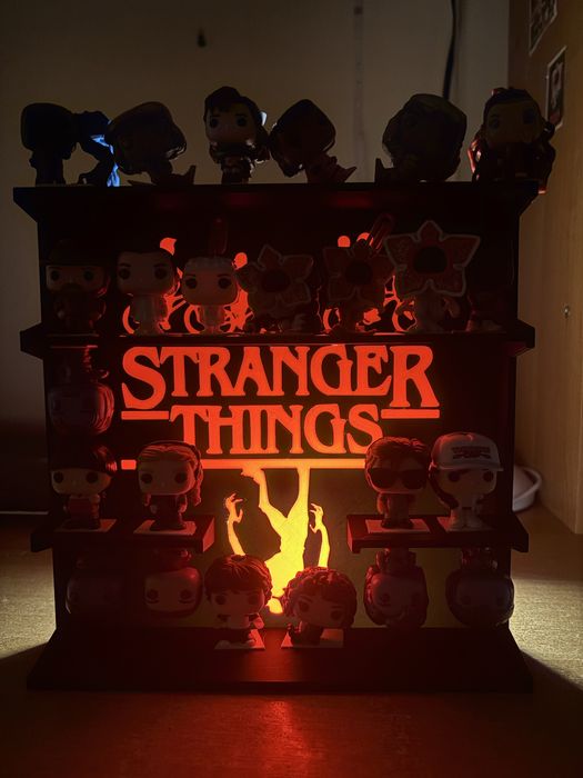 Stranger things дивні дива повна колекція з тематичною полицею