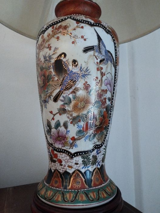 Candeeiro de mesa em porcelana