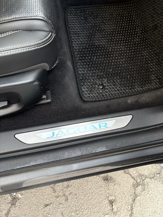 Електроавтомобіль Ягуар I-PACE SE
