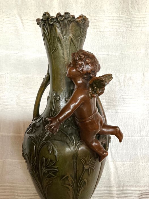 Jarrão/Jarra Arte Nova com Putti