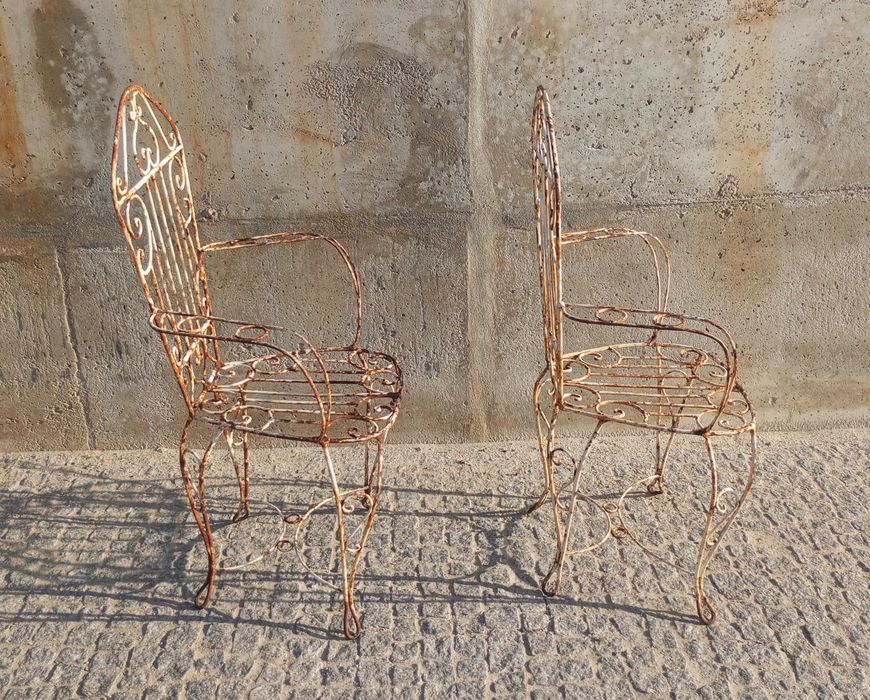 Par de cadeiras de jardim vintage em ferro