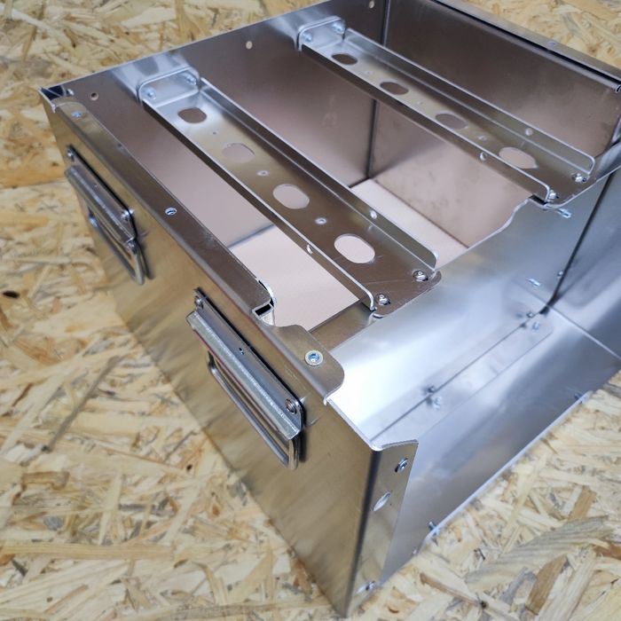 Obudowa magazyn energii LiFePO4 24V 12V kamper akumulator