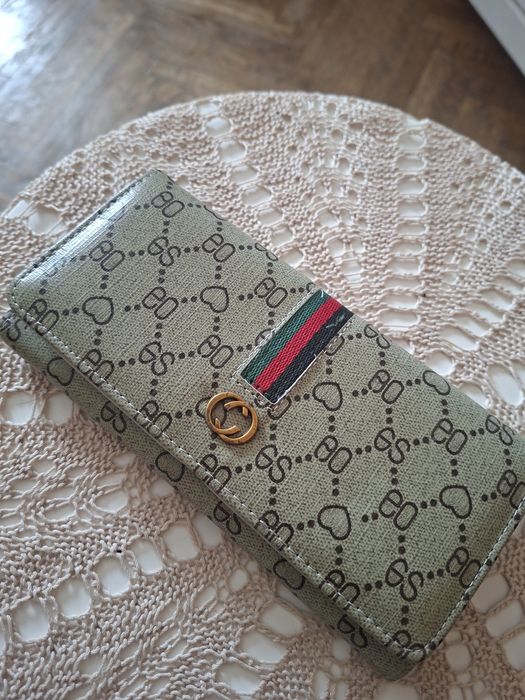 Portfel wzorowany marką gucci