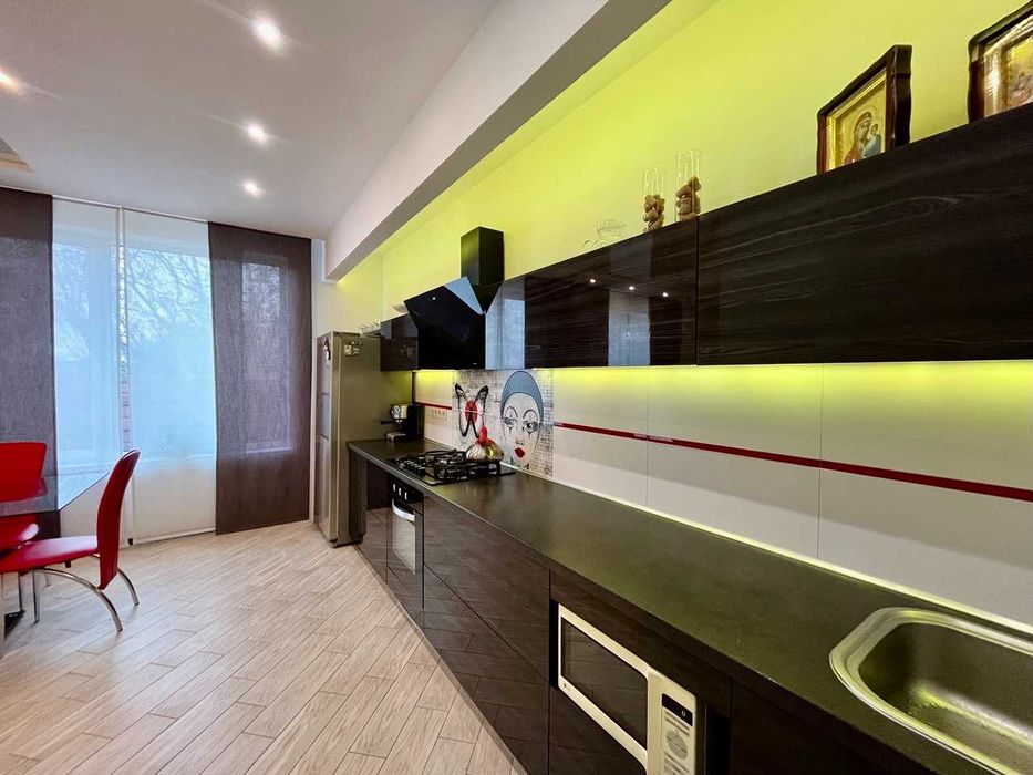 !!!Гарна пропозиція. Продаж будинку на два входи по вул.Квітневій