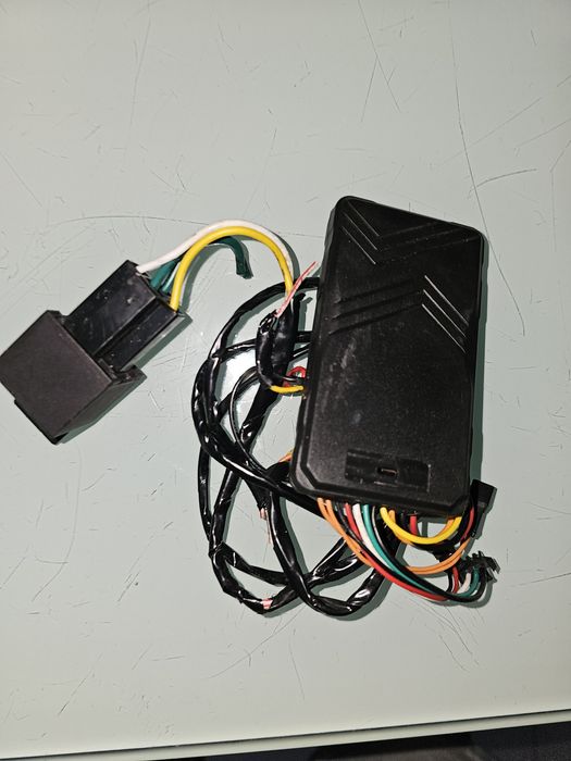 Gps carro/mota corte corrente