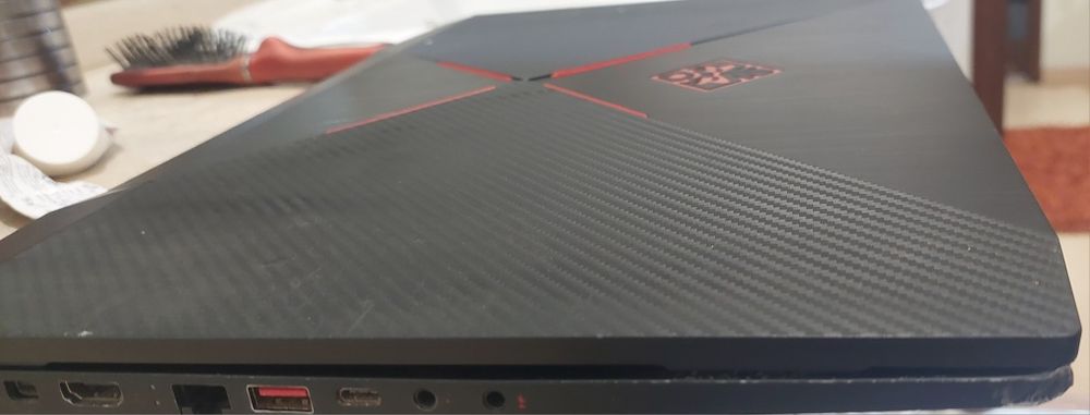 Omen by HP laptop 15 ce0xx