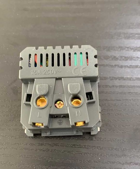 Tomada schuko + Entrada USB435390828774707201