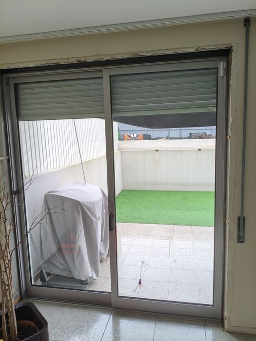 Janelas em alumínio anodizado