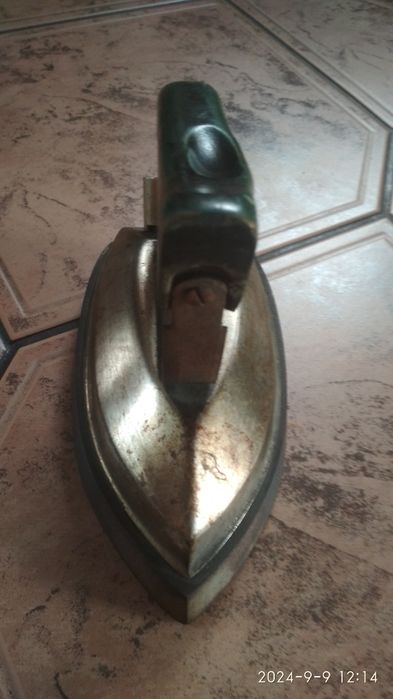 Sprzedam stare żelazko z czasów PRL