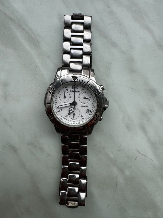 Универсальные швейцарские часы  Sector 200 Chronograph