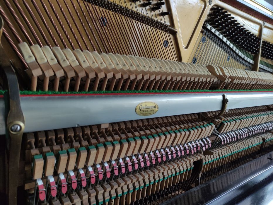 Pianino Sommerfeld, odrestaurowane, gratis ława.