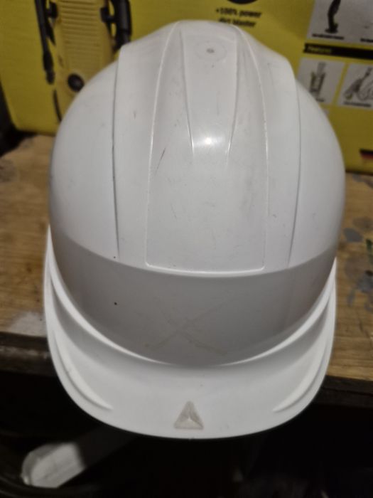 Каска будівельна