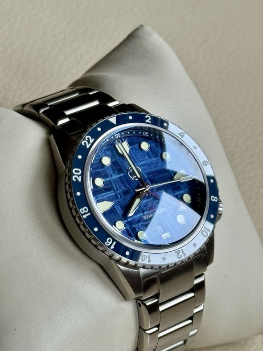 Zelos Mako Gmt  Meteorite