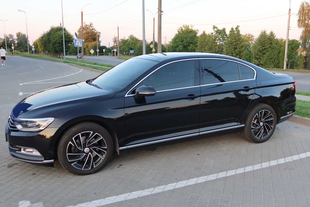 автомобіль passat b8 2017 р