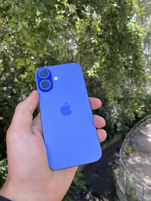 Продам Смартфон Apple iPhone 16 128GB заблокований
