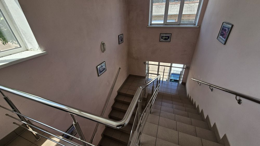 Оренда приміщень з ремонтом,  200м2 р-н меблевої фабрики