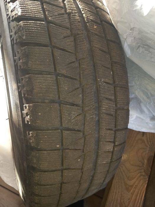 Продам зимову резину .