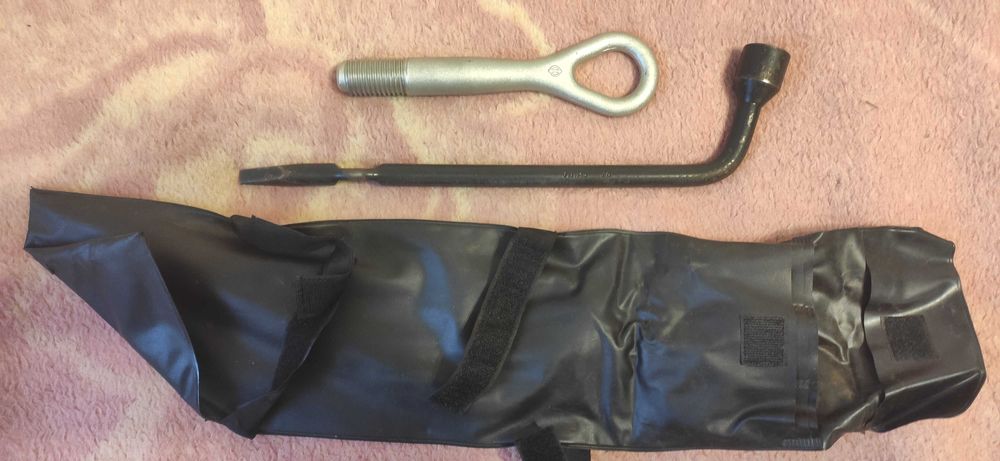 Infiniti JX 35 qx 60, гайки, ключ, крюк буксировочный