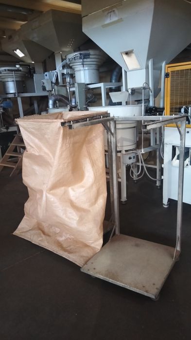 Máquina de passar, contar e  deslenhar