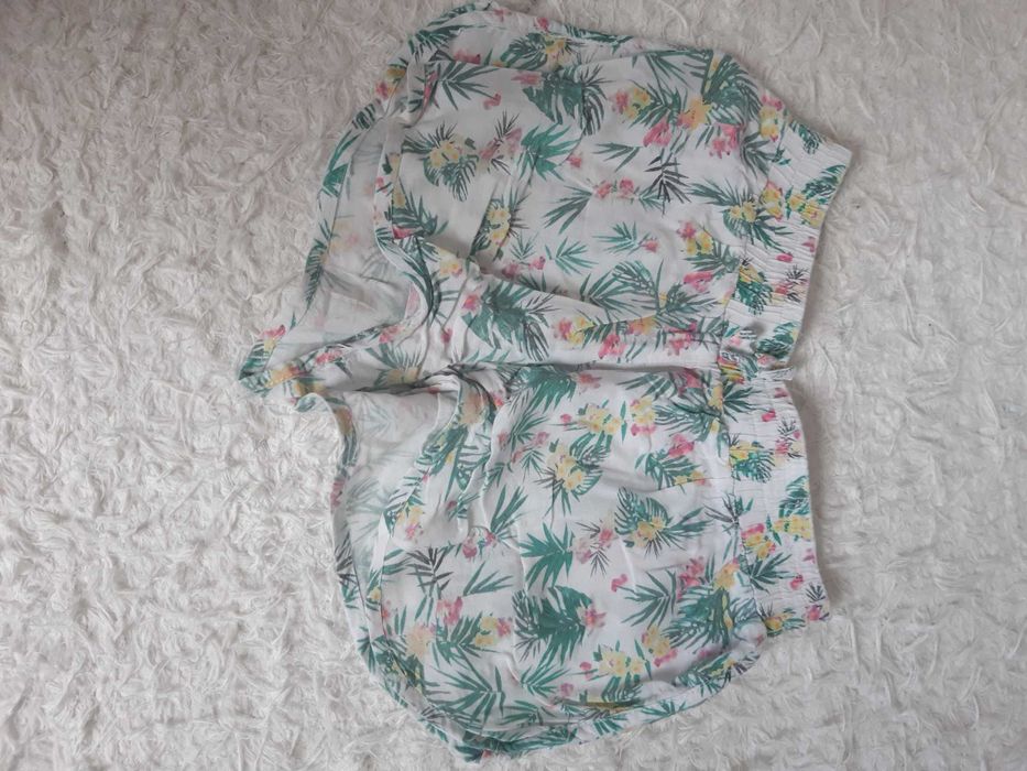 Krótkie spodenki dla dziewczynki na lat 8/9