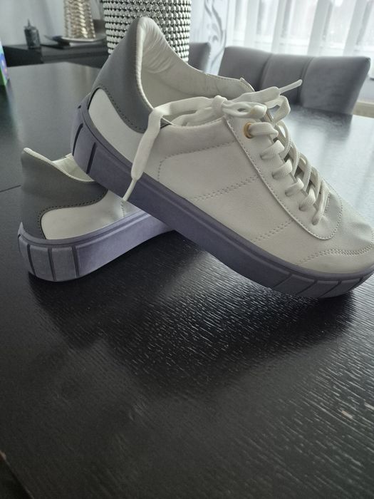Sprzedam buty sportowe River Island