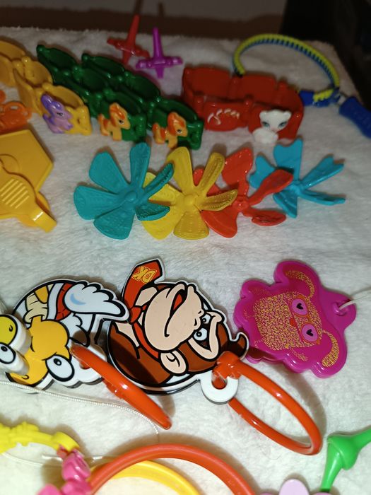 Kinder Surprise - кольца, браслеты, аксессуары для кукол