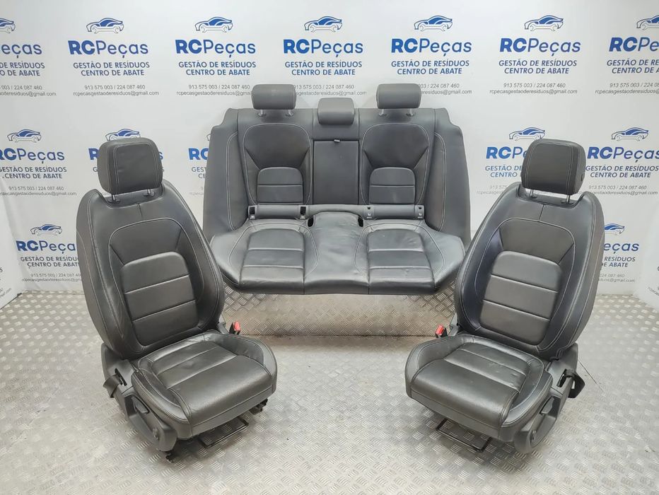 Conjunto Bancos em Pele Jaguar XE X760 R-Design