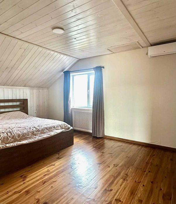 Продаж будинку в Іванковичах — 165 м², 8 соток, гараж