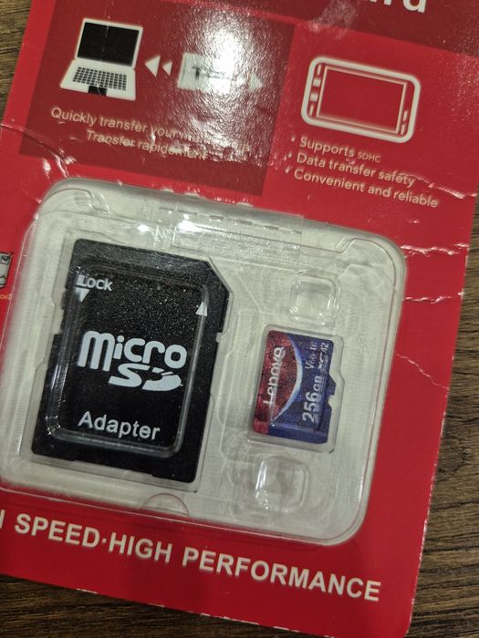 Cartão de Memória MicroSD com Adaptador SD