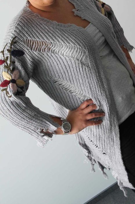 Kardigan z haftami r.UNI 42-50 strzępiony piękny