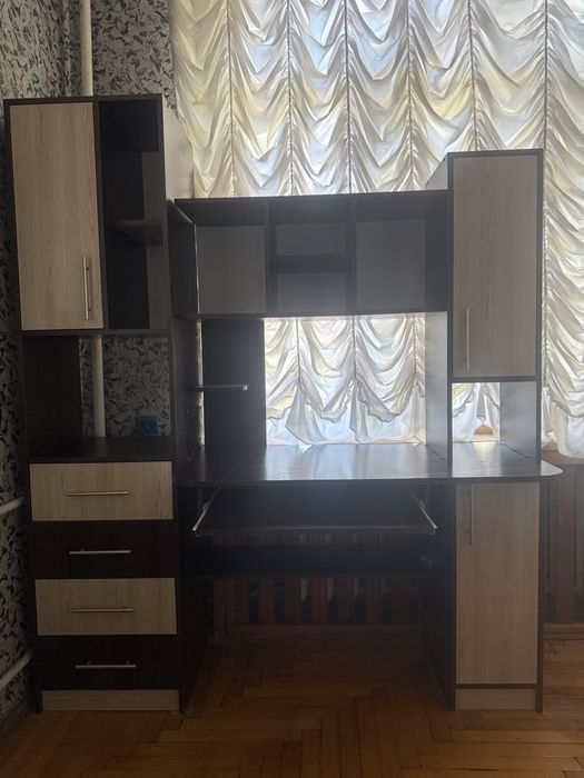 Стіл письмовий для школяра та студента