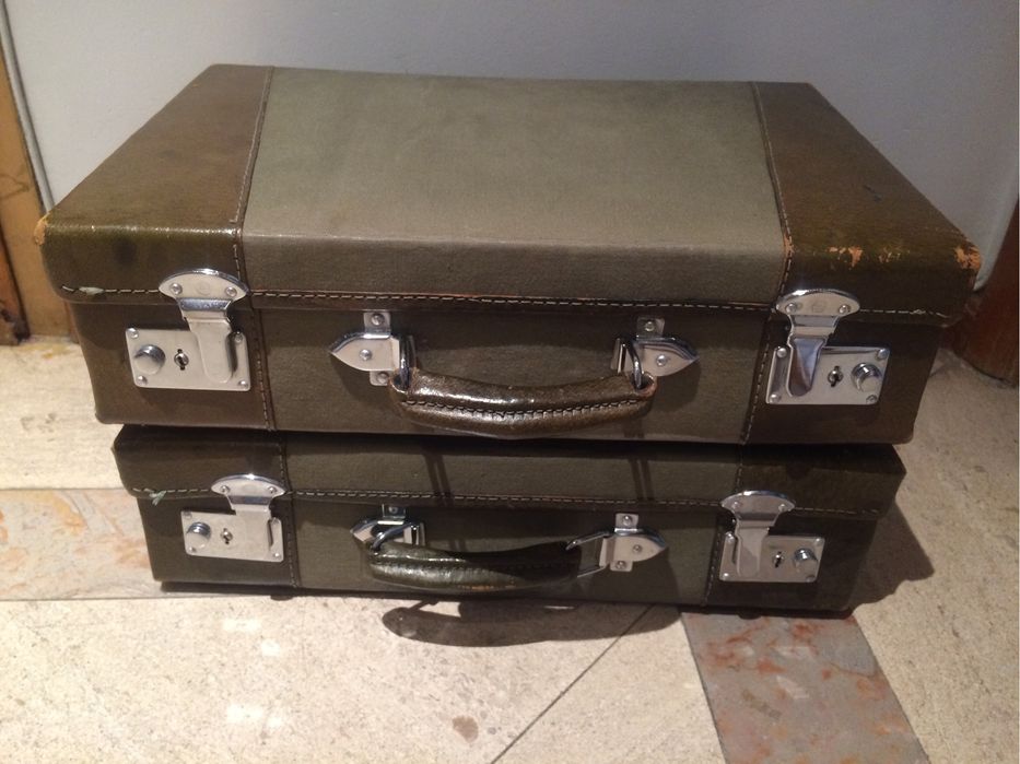 Duas malas pequenas verde