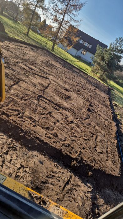 Usługi koparko-ładowarką / Prace ziemne