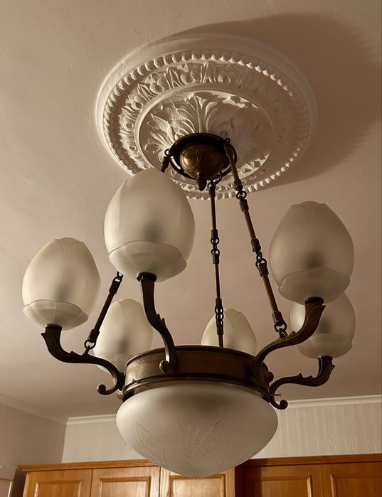 Palacowy żyrandol 6 punktowy z centralna plafonierą