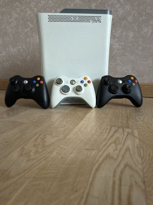 Продаю xbox 360 в чудовому стані.