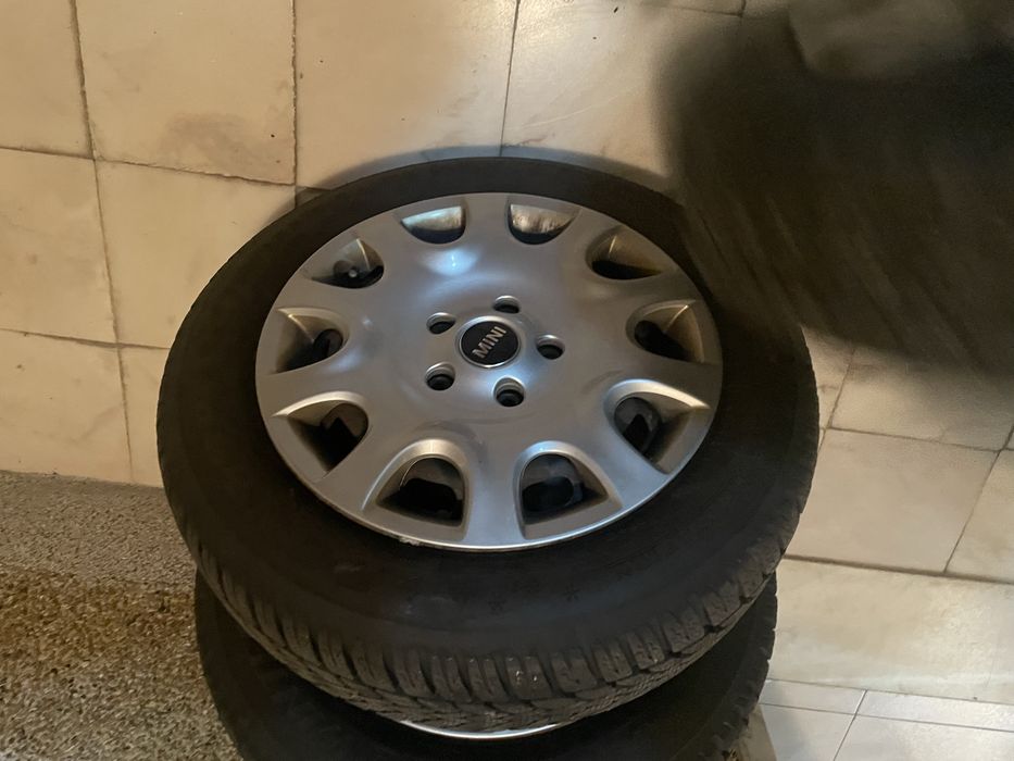 4 jantes 15” mini cooper c/ pneus quase novos