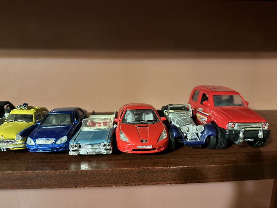 Продам модели танков, автомобилей от разных фирм.