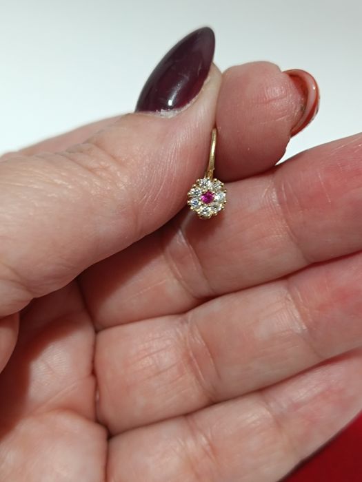 Złote kolczyki kwiatek z różowym oczkiem, złoto 333