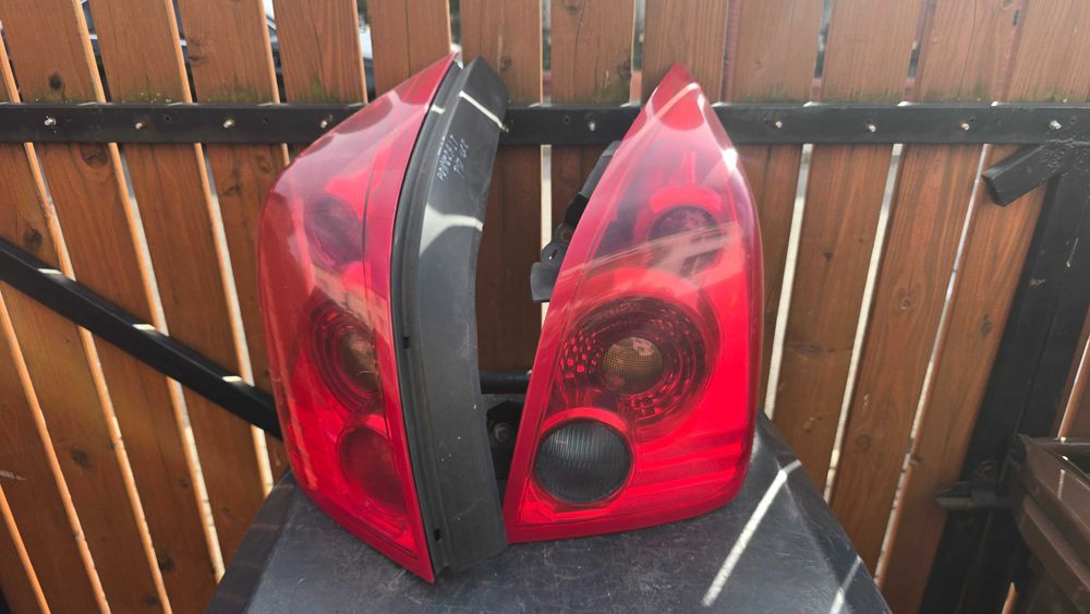 Lampy tył nissan primera sedan P12 2002 rok oryginalne kompletne