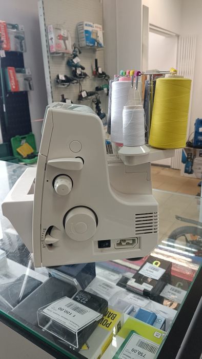 Швейна машинка (оверлок) Lucznik 820 D-5